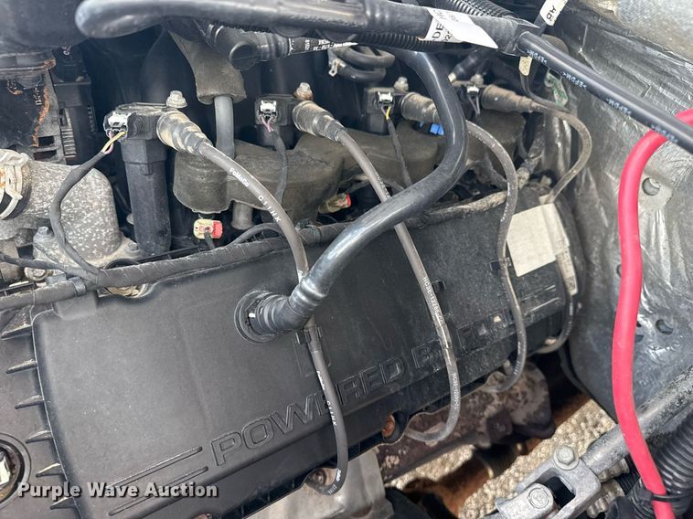 image for item EG5982 2019 Ford F350 Super Duty Crew Cab flatbed pickup truck