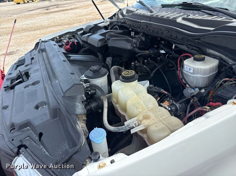 image for item EG5982 2019 Ford F350 Super Duty Crew Cab flatbed pickup truck