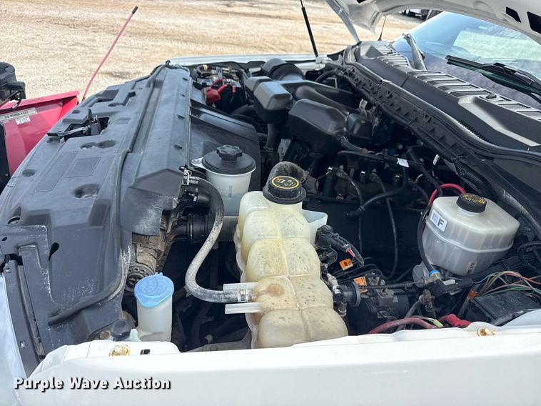 image for item EG5982 2019 Ford F350 Super Duty Crew Cab flatbed pickup truck