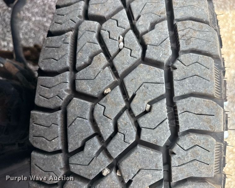 image for item EG5982 2019 Ford F350 Super Duty Crew Cab flatbed pickup truck