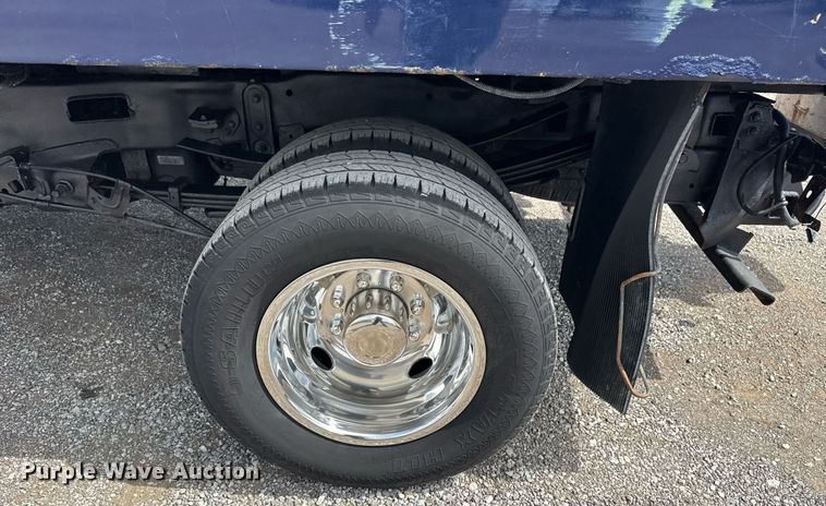 image for item EG5982 2019 Ford F350 Super Duty Crew Cab flatbed pickup truck