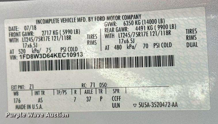 image for item EG5982 2019 Ford F350 Super Duty Crew Cab flatbed pickup truck