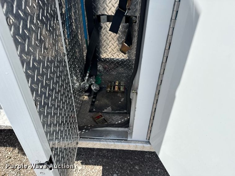 image for item EG5988 2001 Ford E350 Super Duty ambulance