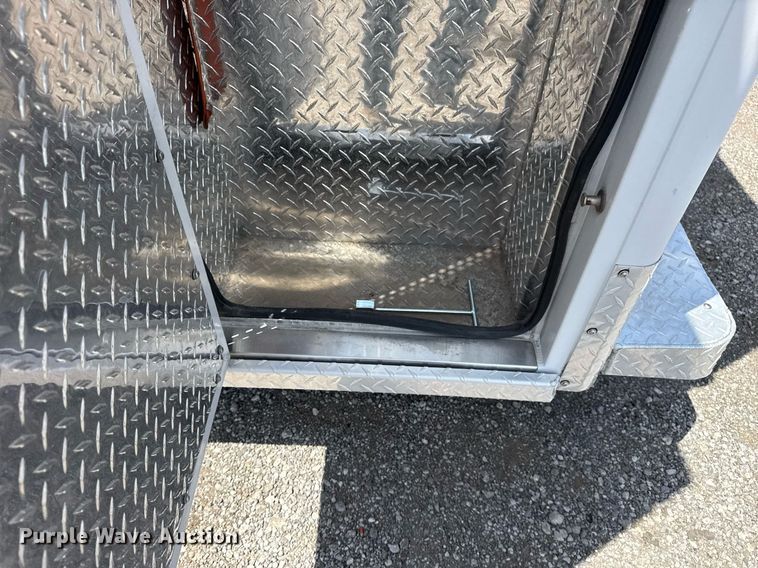 image for item EG5988 2001 Ford E350 Super Duty ambulance