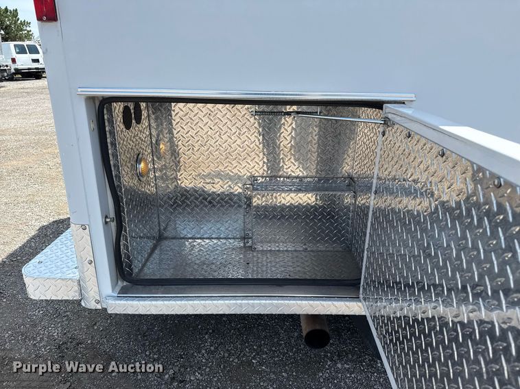 image for item EG5988 2001 Ford E350 Super Duty ambulance