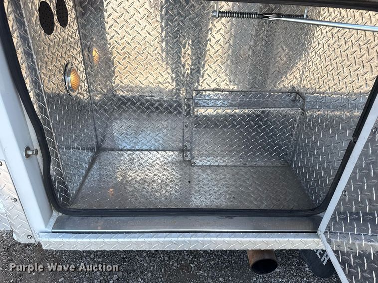 image for item EG5988 2001 Ford E350 Super Duty ambulance