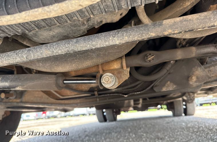 image for item EG5988 2001 Ford E350 Super Duty ambulance