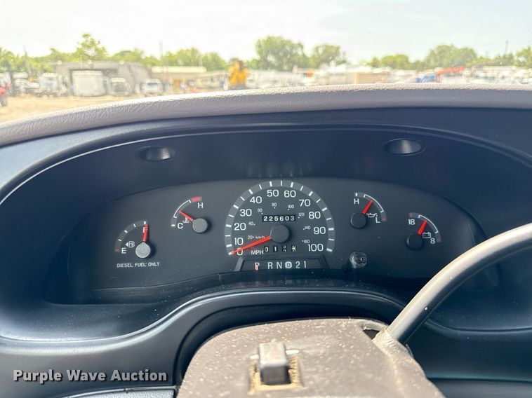 image for item EG5988 2001 Ford E350 Super Duty ambulance