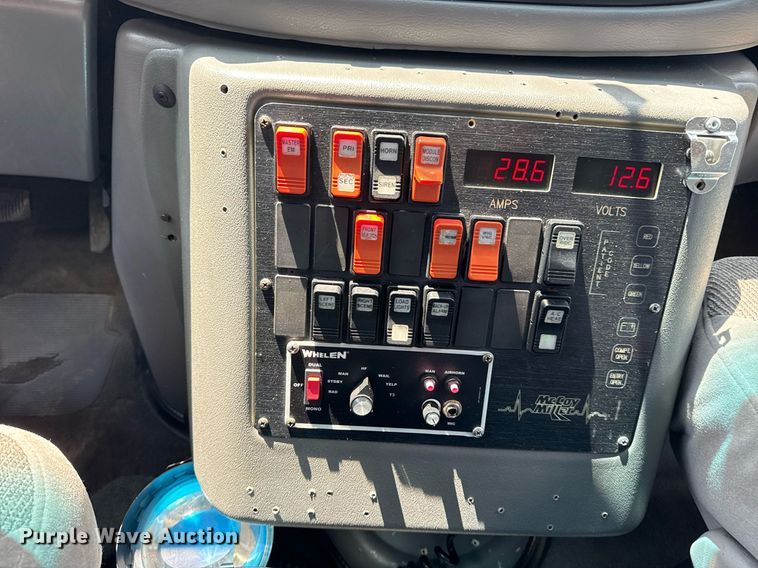 image for item EG5988 2001 Ford E350 Super Duty ambulance