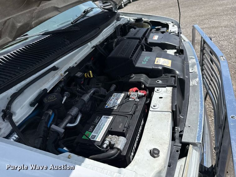 image for item EG5988 2001 Ford E350 Super Duty ambulance