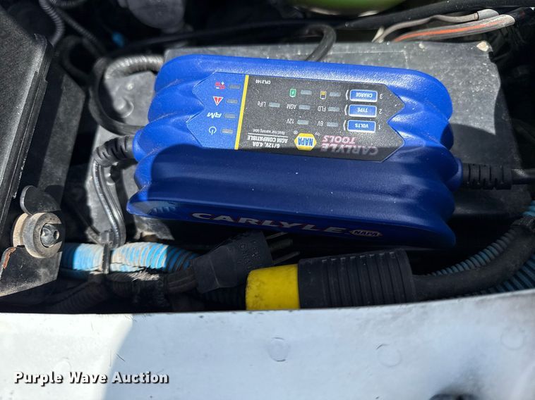 image for item EG5988 2001 Ford E350 Super Duty ambulance