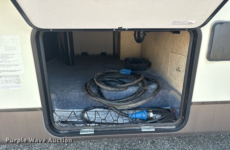 image for item EG5990 2016 Jayco Eagle HT camper