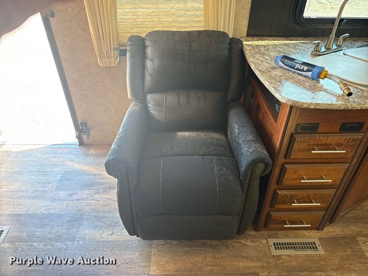 image for item EG5990 2016 Jayco Eagle HT camper