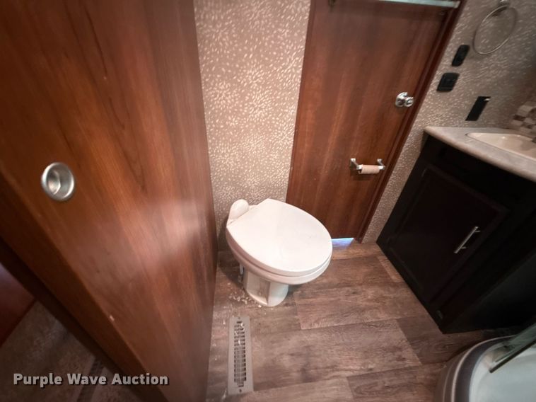 image for item EG5990 2016 Jayco Eagle HT camper