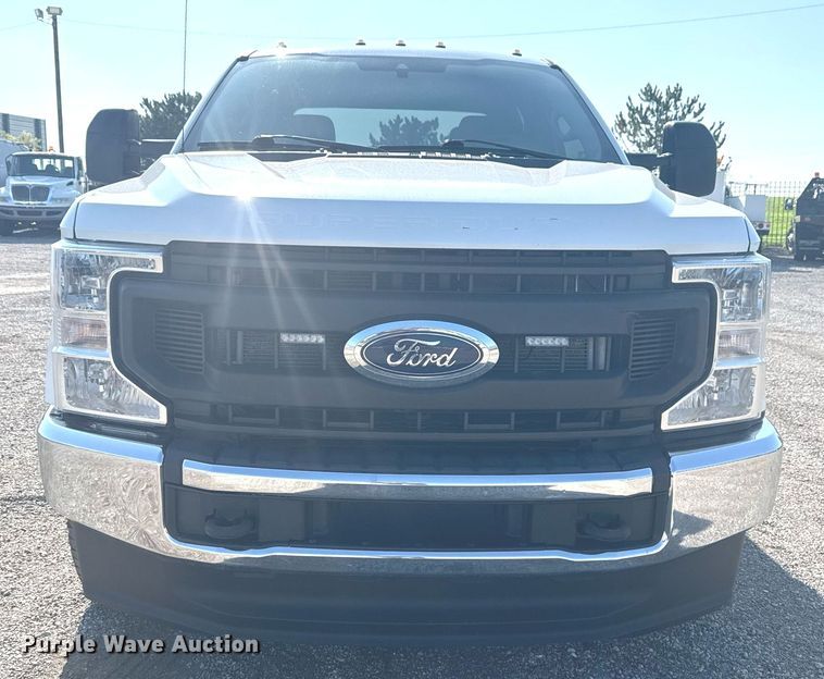 image for item EG5992 2021 Ford F350 Super Duty Crew Cab pickup truck