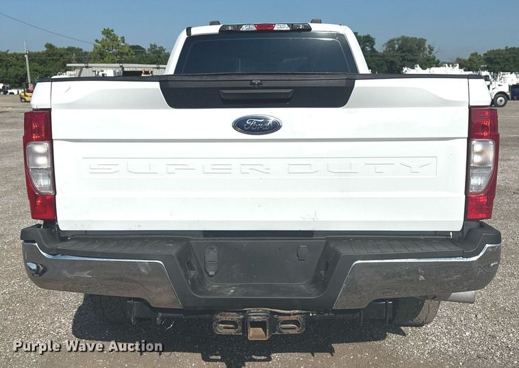 image for item EG5992 2021 Ford F350 Super Duty Crew Cab pickup truck