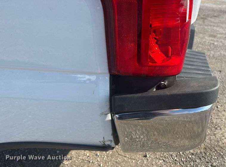 image for item EG5992 2021 Ford F350 Super Duty Crew Cab pickup truck