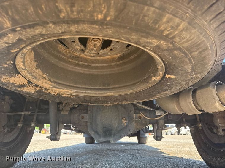 image for item EG5992 2021 Ford F350 Super Duty Crew Cab pickup truck