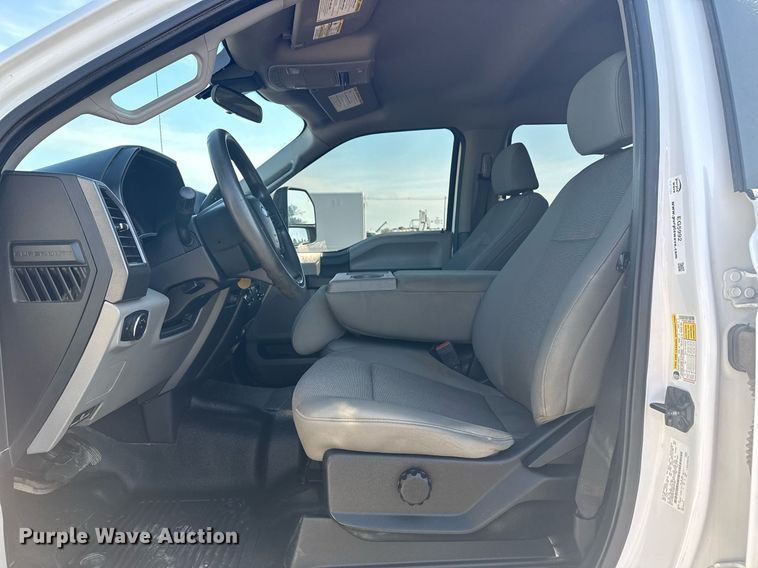 image for item EG5992 2021 Ford F350 Super Duty Crew Cab pickup truck