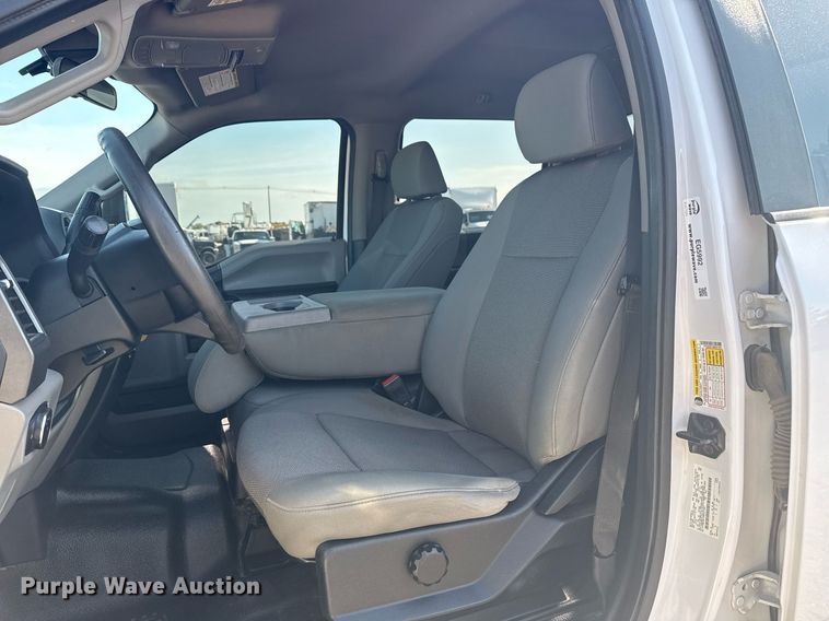 image for item EG5992 2021 Ford F350 Super Duty Crew Cab pickup truck