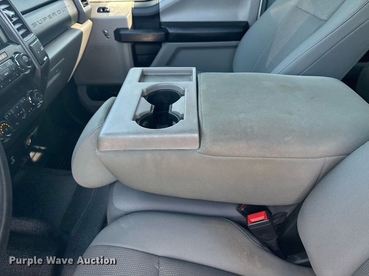 image for item EG5992 2021 Ford F350 Super Duty Crew Cab pickup truck