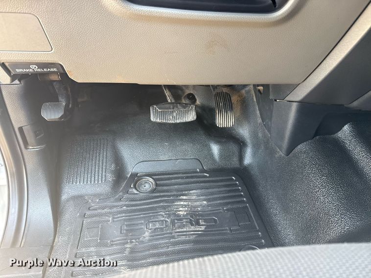 image for item EG5992 2021 Ford F350 Super Duty Crew Cab pickup truck