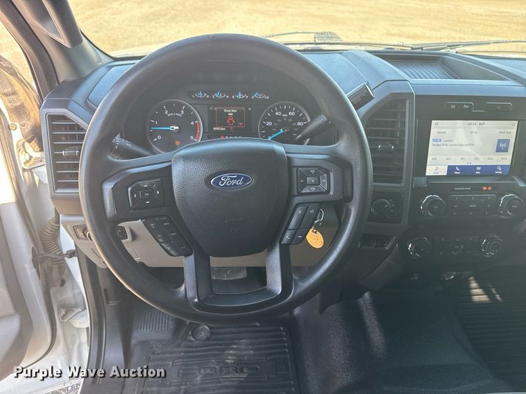 image for item EG5992 2021 Ford F350 Super Duty Crew Cab pickup truck