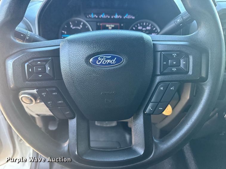 image for item EG5992 2021 Ford F350 Super Duty Crew Cab pickup truck