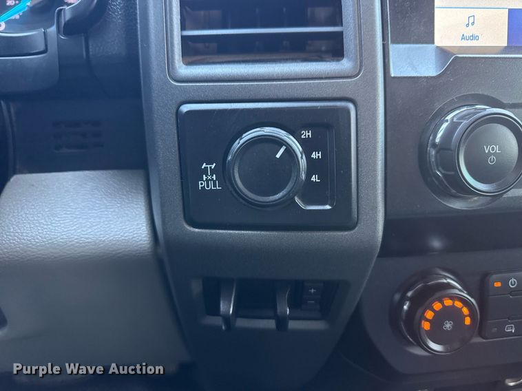 image for item EG5992 2021 Ford F350 Super Duty Crew Cab pickup truck