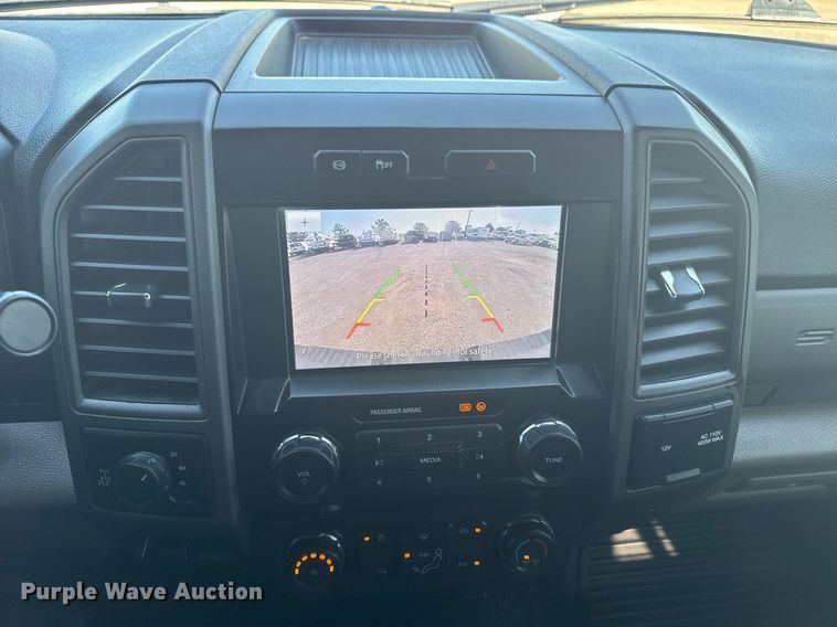 image for item EG5992 2021 Ford F350 Super Duty Crew Cab pickup truck