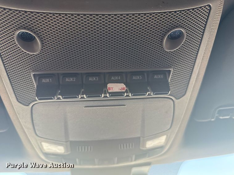 image for item EG5992 2021 Ford F350 Super Duty Crew Cab pickup truck