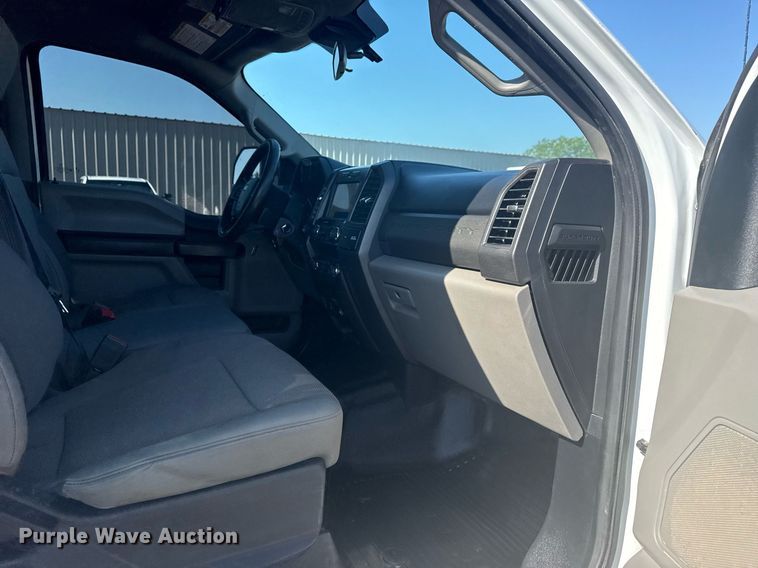 image for item EG5992 2021 Ford F350 Super Duty Crew Cab pickup truck