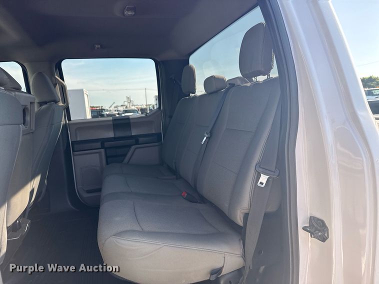 image for item EG5992 2021 Ford F350 Super Duty Crew Cab pickup truck