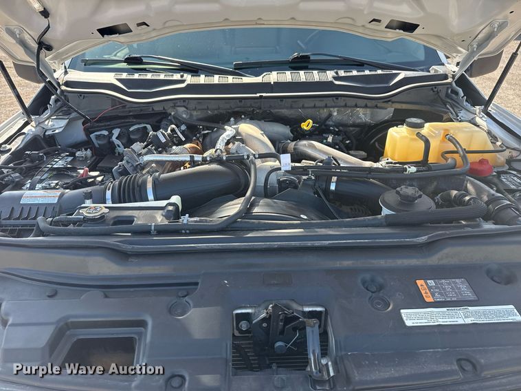 image for item EG5992 2021 Ford F350 Super Duty Crew Cab pickup truck