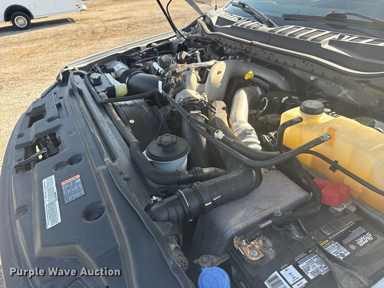 image for item EG5992 2021 Ford F350 Super Duty Crew Cab pickup truck