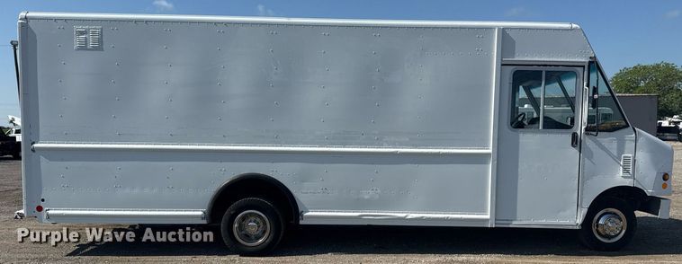 image for item EG5994 2010 Ford E450 delivery truck