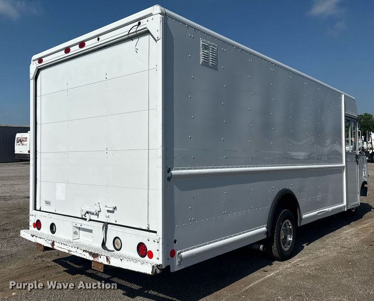 image for item EG5994 2010 Ford E450 delivery truck