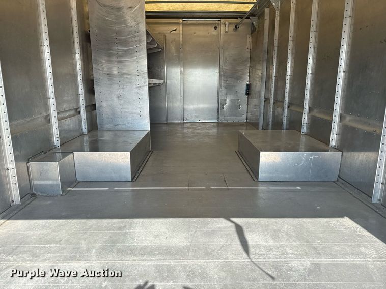 image for item EG5994 2010 Ford E450 delivery truck