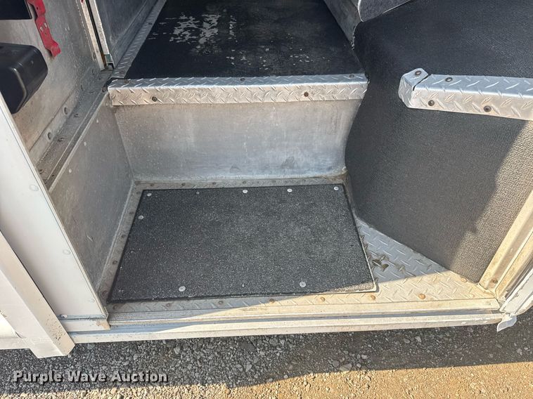 image for item EG5994 2010 Ford E450 delivery truck