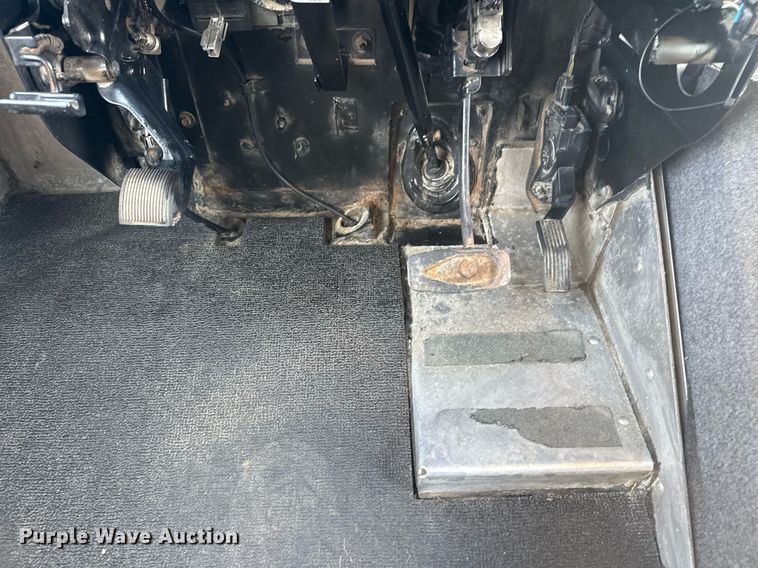 image for item EG5994 2010 Ford E450 delivery truck