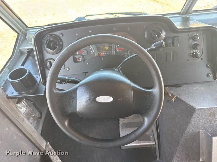 image for item EG5994 2010 Ford E450 delivery truck