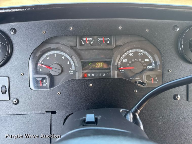 image for item EG5994 2010 Ford E450 delivery truck