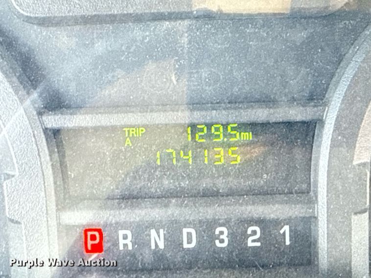 image for item EG5994 2010 Ford E450 delivery truck