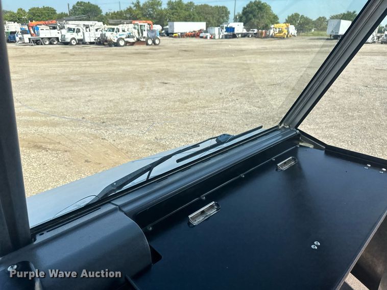 image for item EG5994 2010 Ford E450 delivery truck