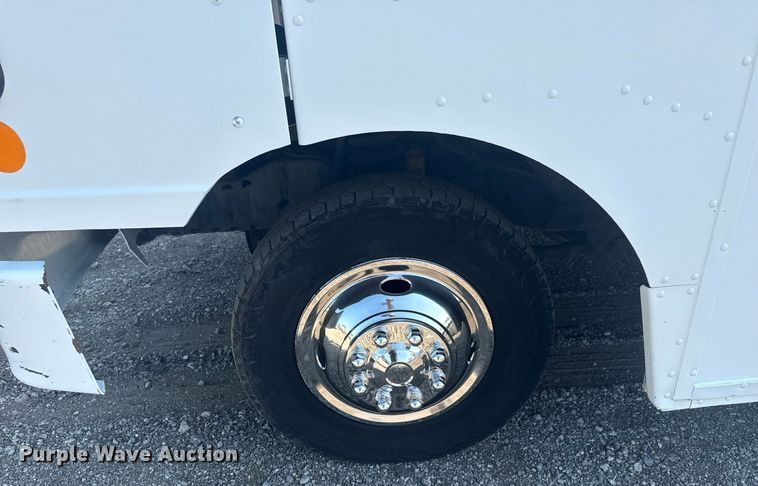 image for item EG5994 2010 Ford E450 delivery truck