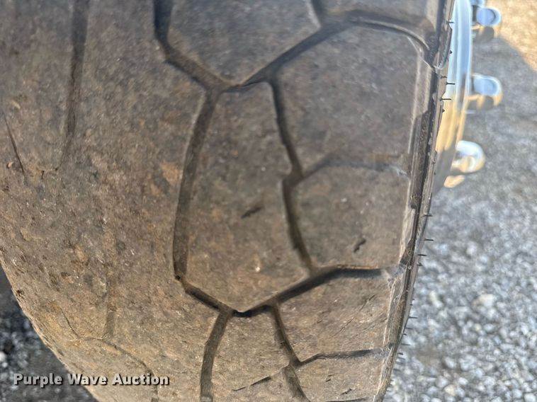 image for item EG5994 2010 Ford E450 delivery truck