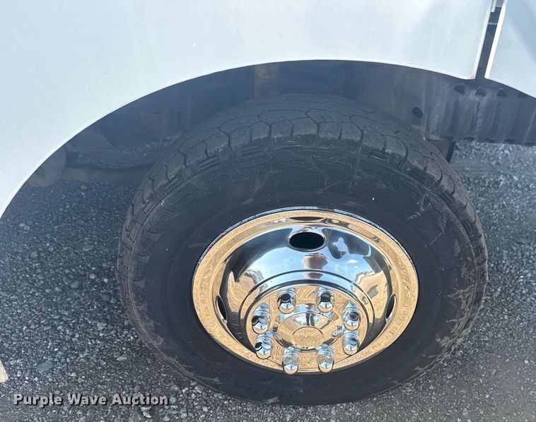 image for item EG5994 2010 Ford E450 delivery truck