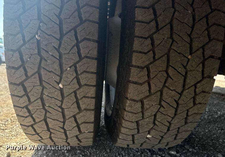 image for item EG5994 2010 Ford E450 delivery truck