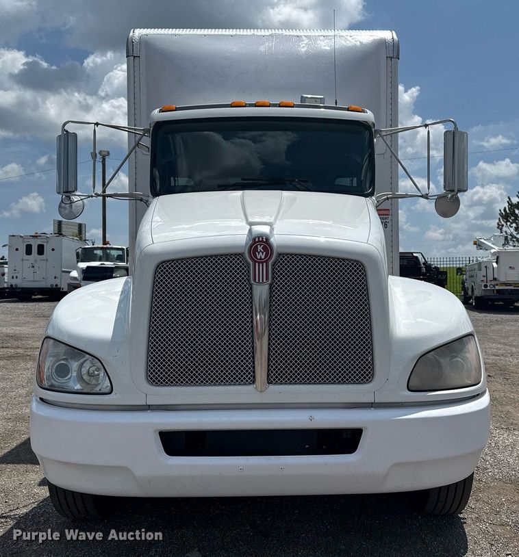 image for item EG5997 2019 Kenworth T370 box truck