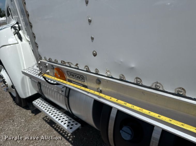 image for item EG5997 2019 Kenworth T370 box truck